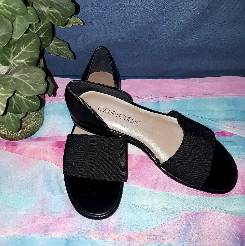NWOT Cabin Creek Black Shoes - Picture 2 of 6